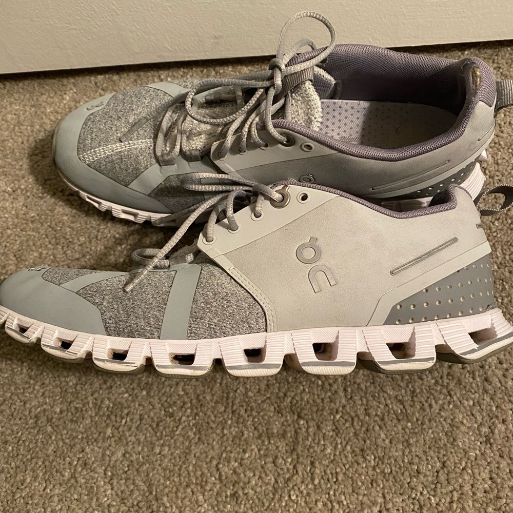 On Cloud women’s running shoe